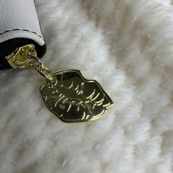 Betsey Johnson Panda folding wallet zip around - Picture 8 of 9